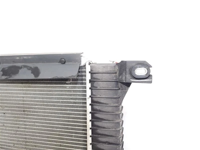 Radiador 2.3L AT OEM 2006 2007 2008 2009 2010 2011 Ford Ranger Foto 2 de 4