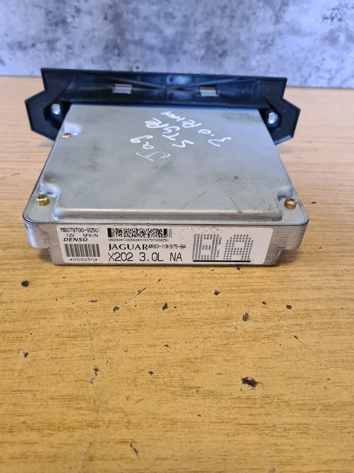 Jaguar S Type X202 2005 3,0 gasolina motor V6 módulo de control ECU 4R8310K975BA Foto 4 de 4