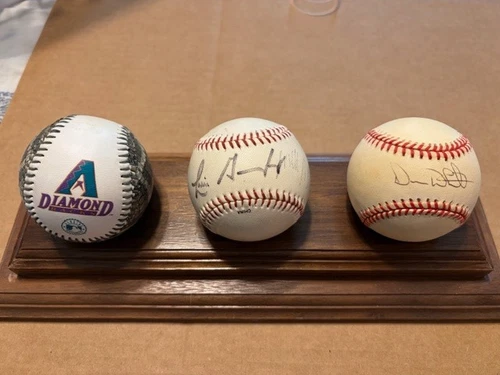 Luis Gonzalez/Devon White Autographed Baseballs w/Unsigned DBacks Ball-Trio Case