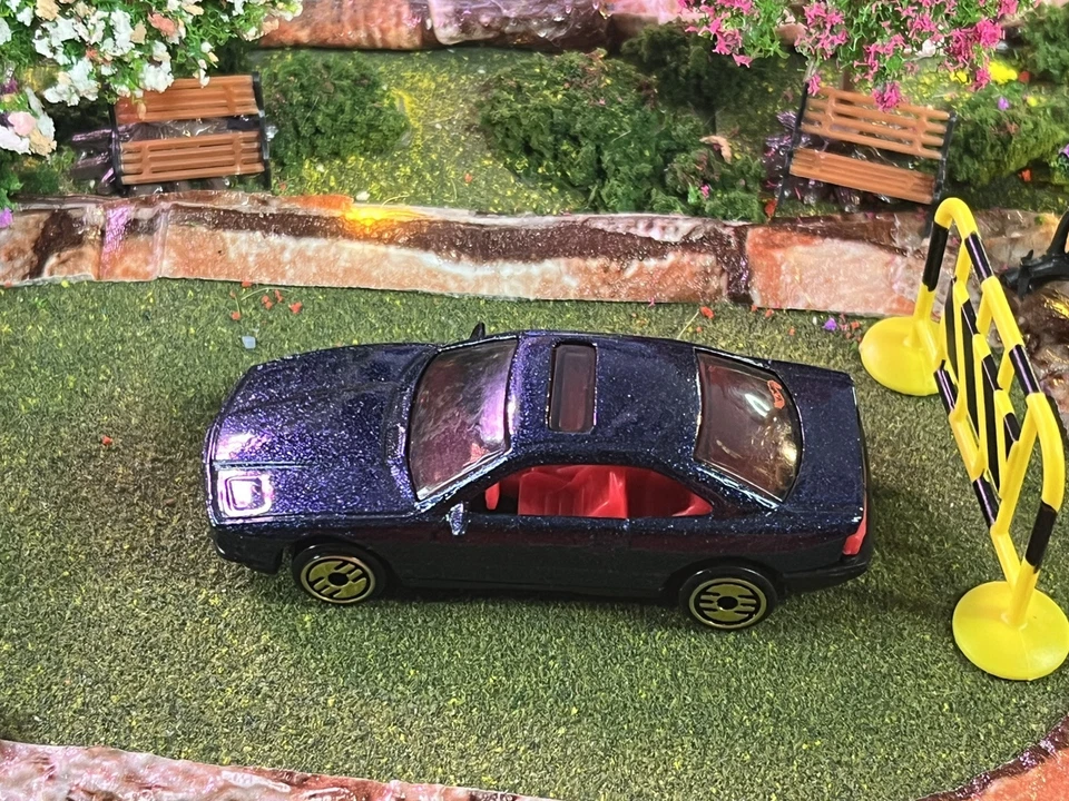 BMW 850i 1990 cupé 1:64 azul diecast coche Hot Wheels Ultra Hots estado casi nuevo Foto 2 de 4