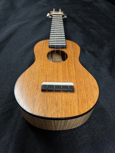 Soprano ukulele with Maple and Mahogany - Picture 6 of 8