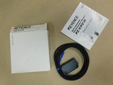 Keyence PZ-V71P PHOTOELECTRIC SENSOR NEW 