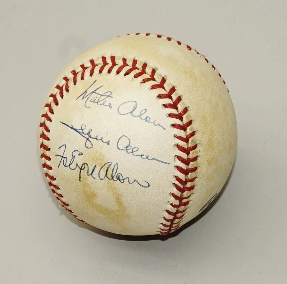 VINTAGE THE ALOU BROTHERS MATTY FELIPE AND JESUS ALOU AUTOGRAPH SIGNED