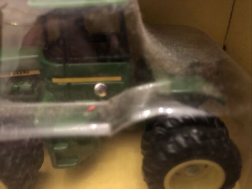 John Deere 8850 4WD Tractor W/Duals By Ertl #575 1:64 Scale Diecast NIB - Picture 2 of 6
