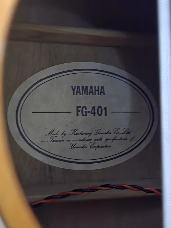 Guitarra Acústica Yamaha FG401 con Estuche Excelente Estado Foto 3 de 4