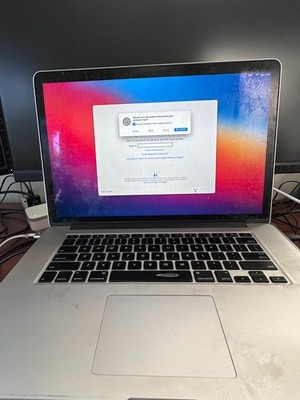 Apple MacBook Pro Retina 15'' Mid 2014   16GB RAM   256GB SSD   Works Great