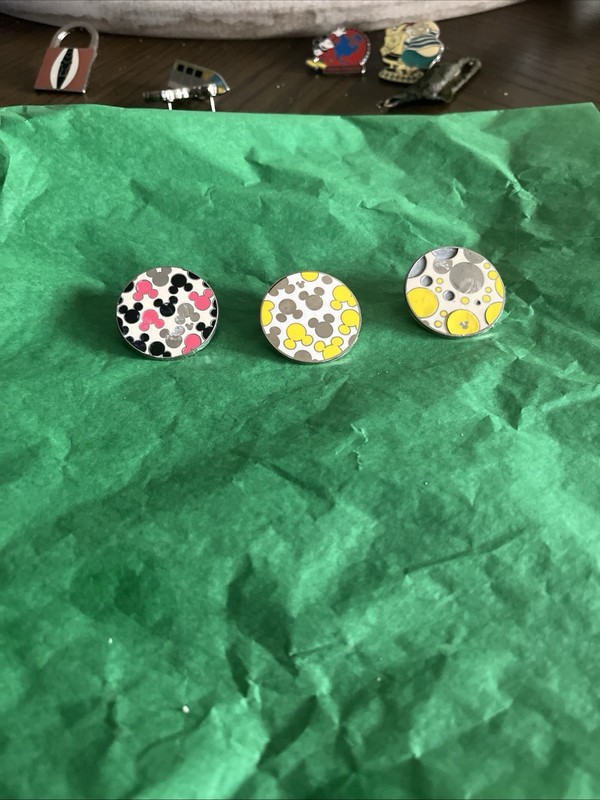 Disney Set Of  Hidden Mickey  Bright Circle Pins