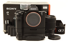 Near Mint Sony a7 II Mirrorless Camera with 28-70mm VG-C2EM 109 Shots 50330