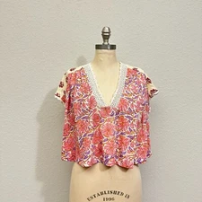 FREE PEOPLE Leilani Cropped Tee Womens Sz XS Multi Floral Boxy Crochet Trim Boho