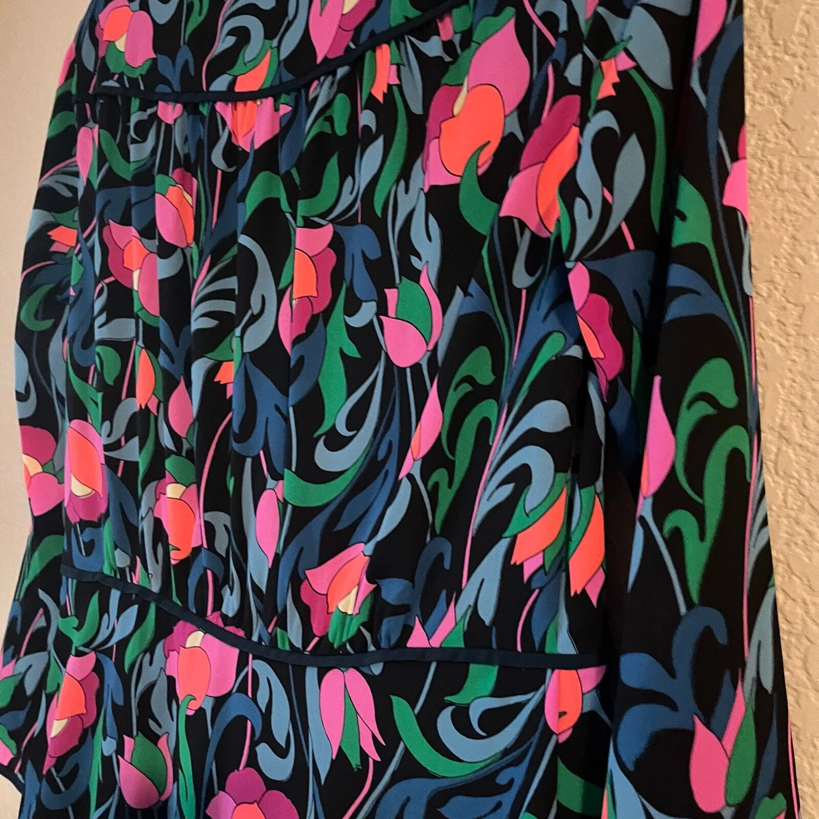 Abito Kate Spade floreale vortice surplice taglia 6 orlo arricciato luminoso