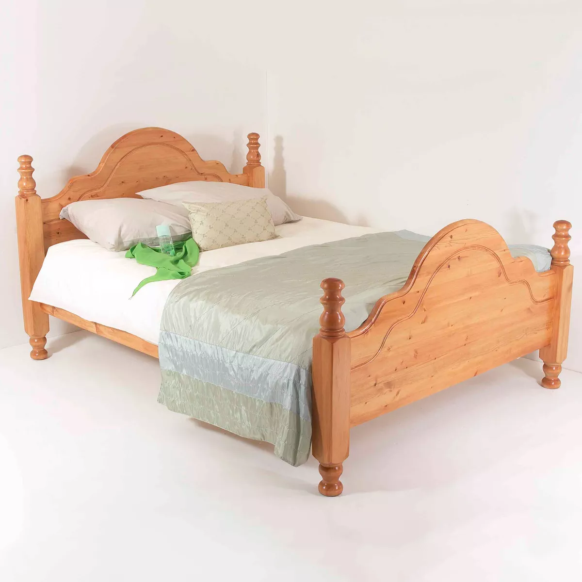 Classic king size bed deals