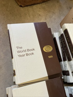 VTG World Book Yearbooks (Pick The Year You Want) 1979-2021