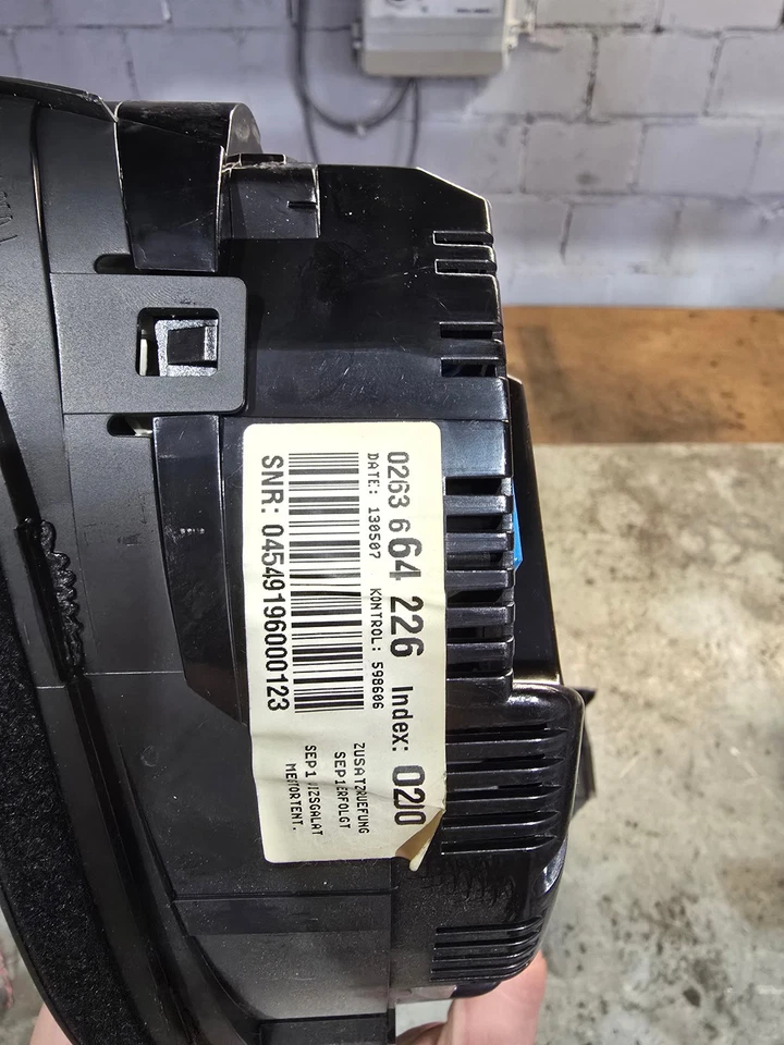 Audi A4 B6/B7 Kombiinstrument Tacho FIS 8E0 920 932 Bosch Original - Bild 4 von 4