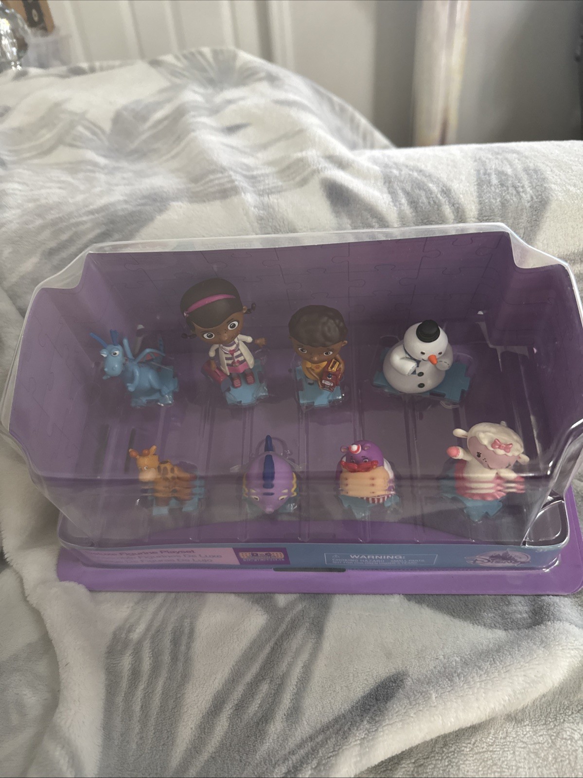 NIB Disney Doc McStuffins Deluxe 8 piece Figurine Play Toy Set Lambie, Chilly