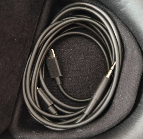Bowers & Wilkins B&W PX8 Wireless Over-Ear Headphones Black With Case & Cables - Picture 8 of 9