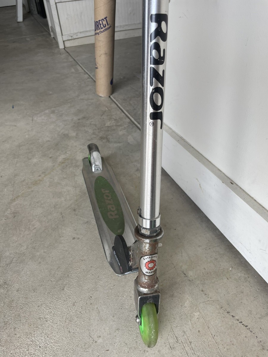 Razor A2 Kick Scooter - Silver and Green Used 845423018009| eBay