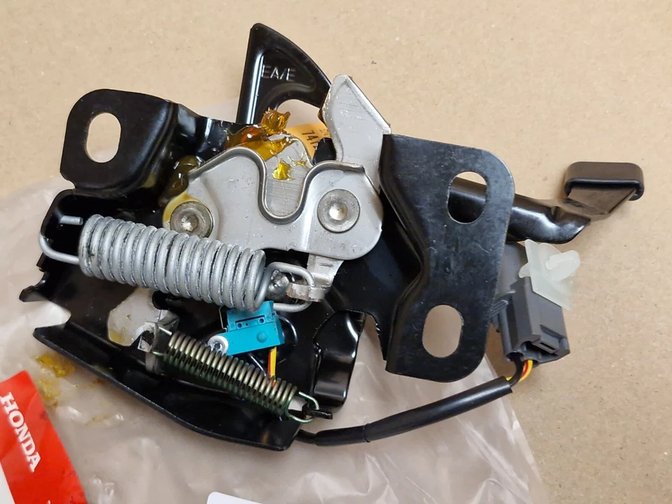 Cerradura capó Honda Acura TSX 2004-2008 74120SEA506 74120-SEA-506 original Foto 2 de 4