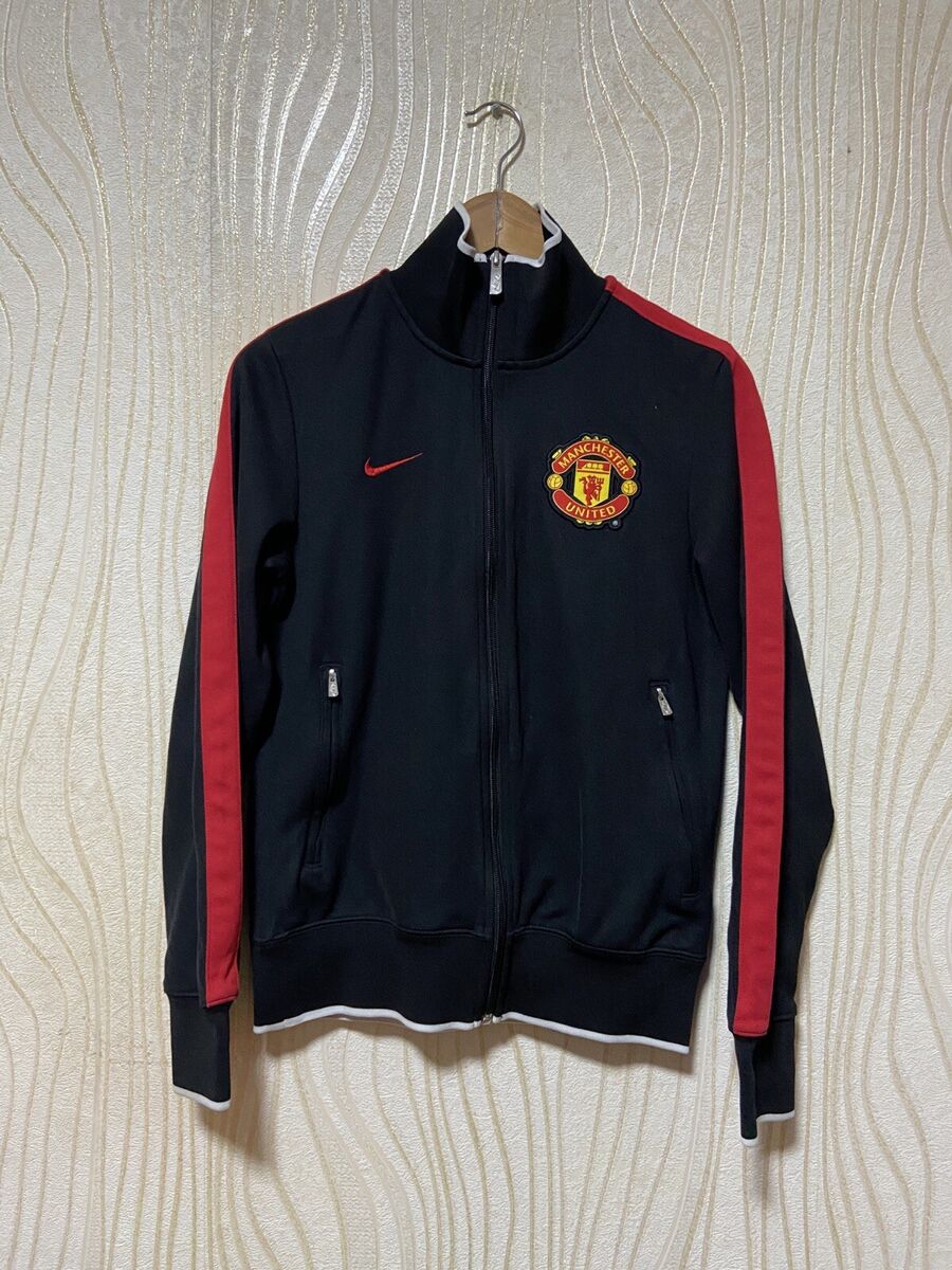 MANCHESTER UNITED 2011 2012 PRE MATCH FOOTBAL SOCCER JACKET MANCHESTER UNITED 2011 2012 PRE MATCH FOOTBAL SOCCER JACKET