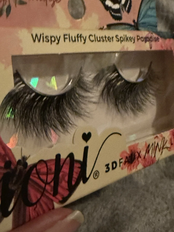 lONI PESTAÑAS WISPY ESPONJOSO RACIMO SPIKEY PARADISE COLECCIÓN MARIPOSA (PAQUETE DE 3) Foto 2 de 4