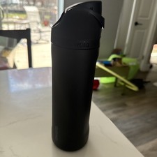 Owala 24oz FreeSip Stainless Steel Water Bottle Very Black New 2 Small Scratches