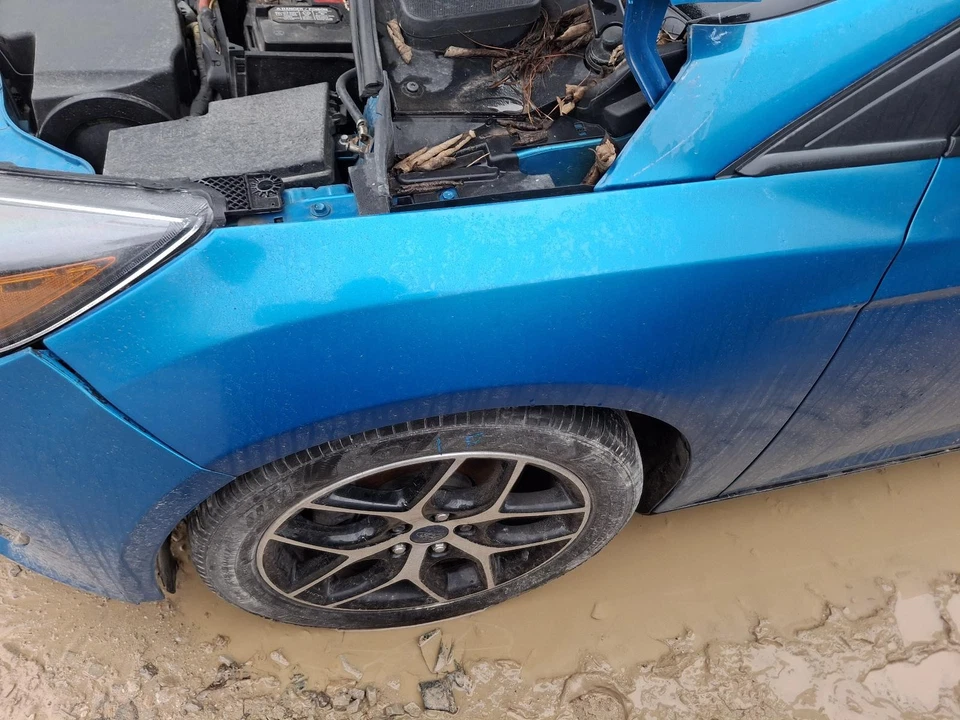 Console central superior dianteiro usado serve: teto Ford Focus 2017 com teto solar dianteiro superior - Imagem 3 de 4