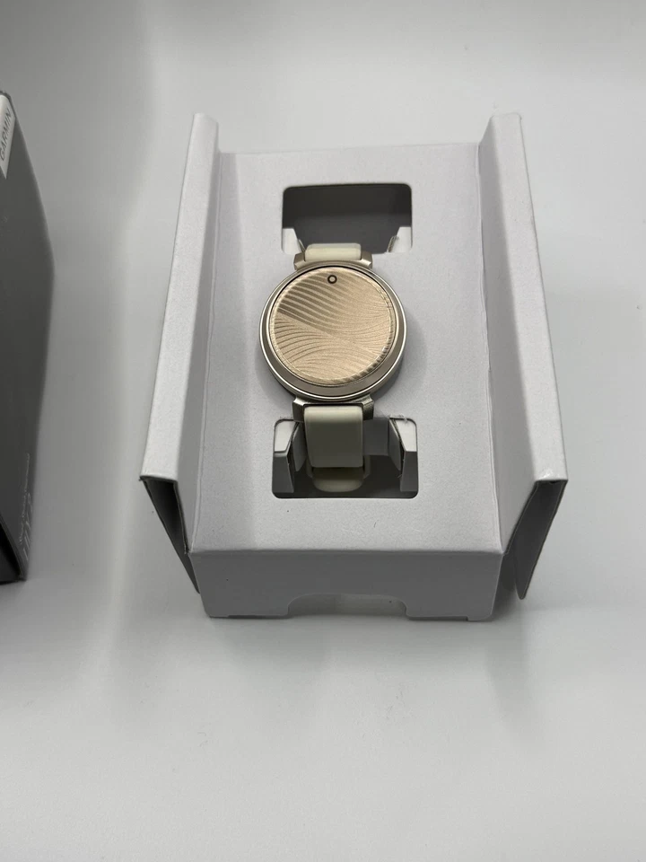 Garmin Lily 2 Small Stylish Smartwatch Fitness Cream Gold GPS Watch Boxed - Image 4 of 4