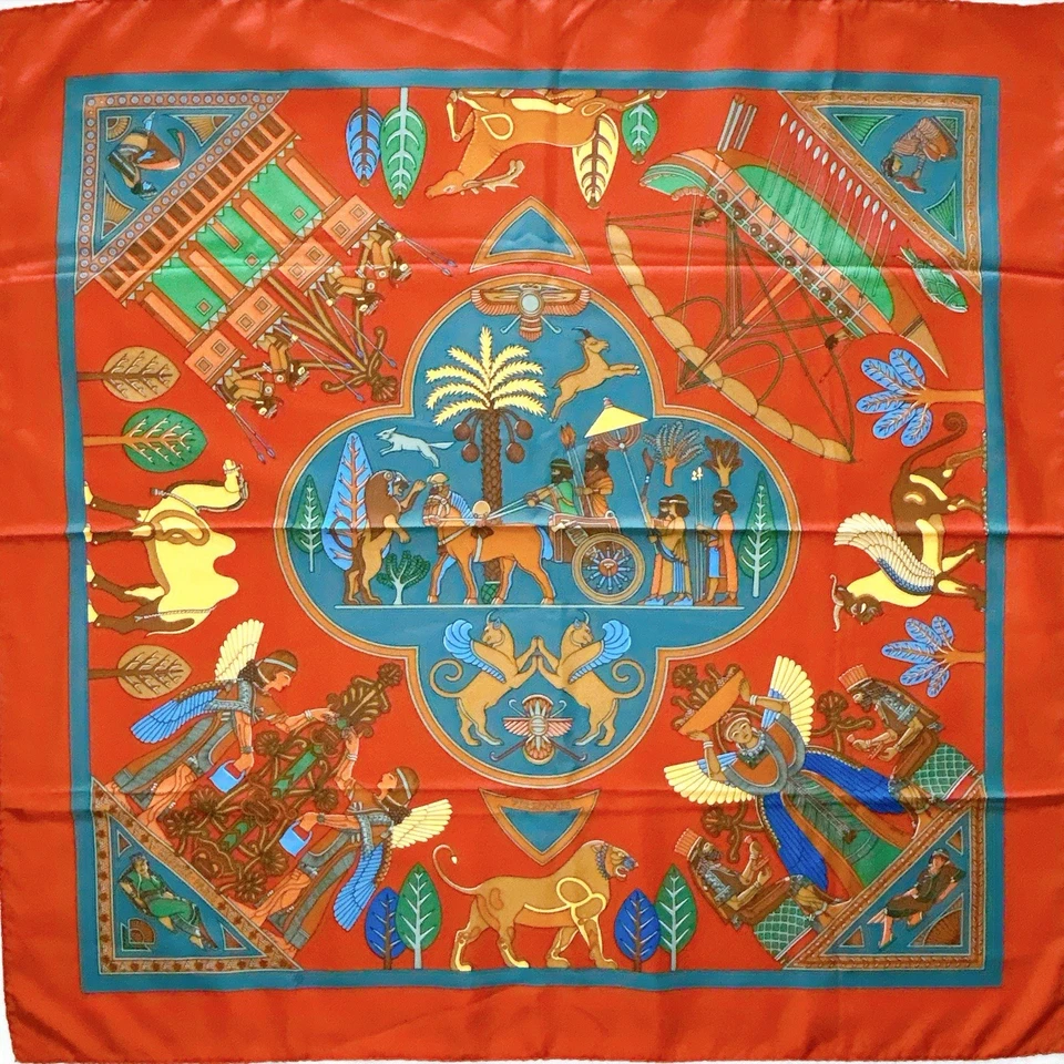 RARO HERMES Carre 90 Bufanda de Seda "Persépolis" por S. Koechlin con Caja Rojo Ladrillo Usado Foto 2 de 4