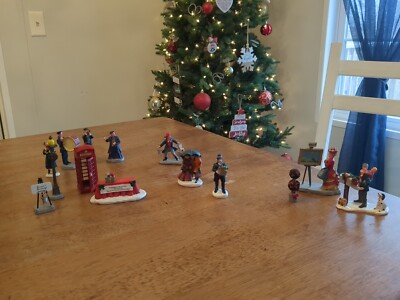 Lemax Christmas Village Figurines   Lot Of 14 Pieces Mixed Lot 