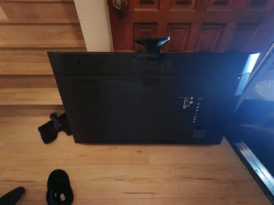 UN55JS700DFXZA Samsung 55" JS700D 4K SUHD Smart TV, Lcd Bleed No Stand - Image 2 of 4