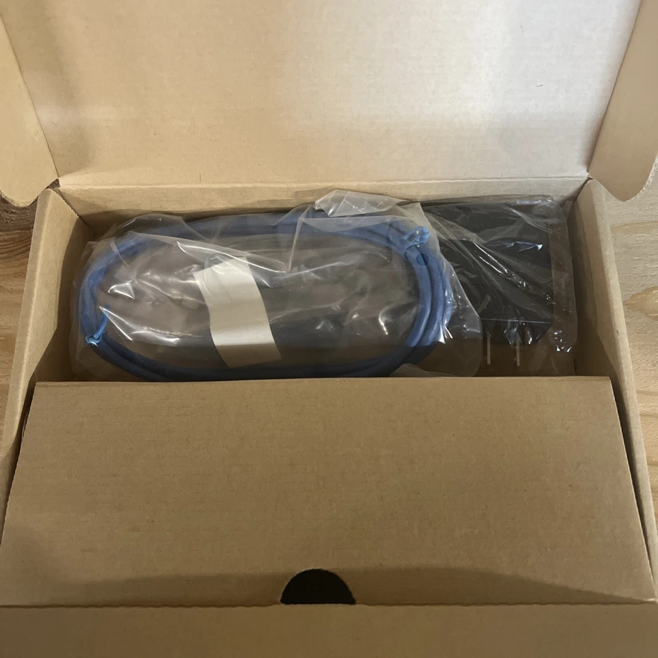 CradlePoint Technology MBR95 4-Port 10/100 Wireless 4G/3G Router New - Image 3 of 4