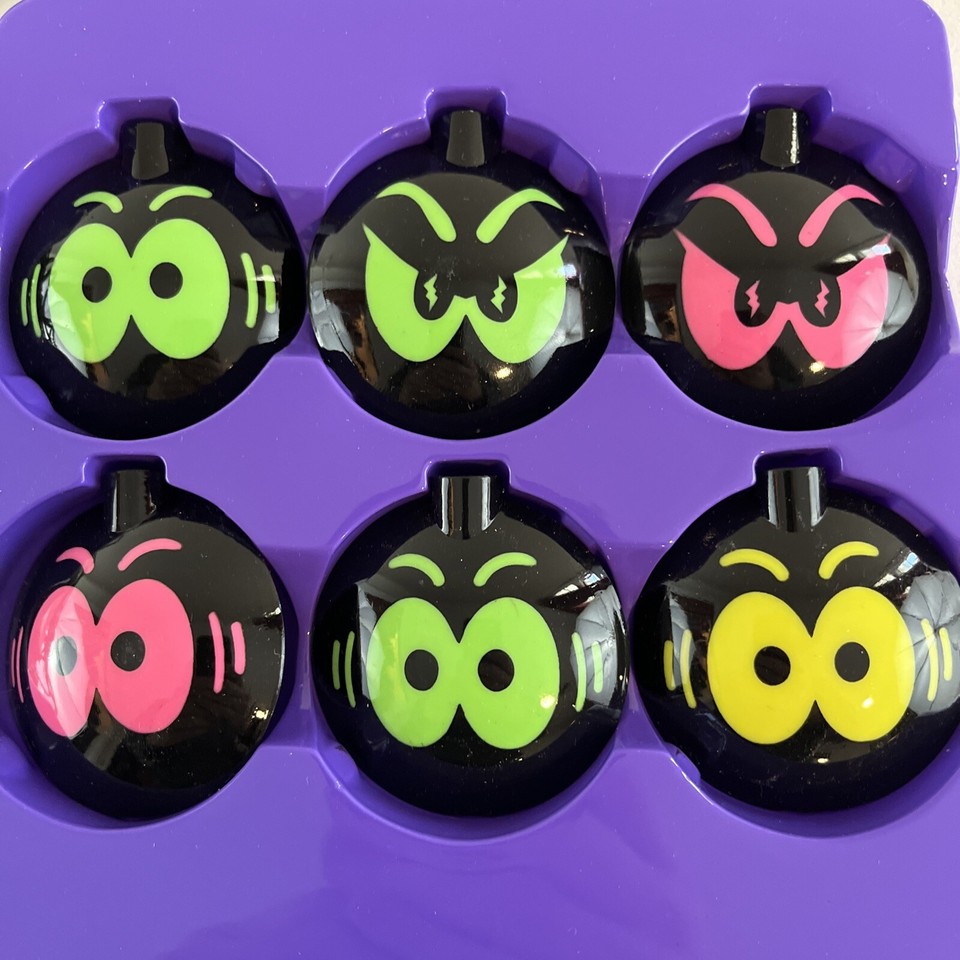 10 Eerie Eyes Light Set Fun World String Lights Blow Molds Halloween