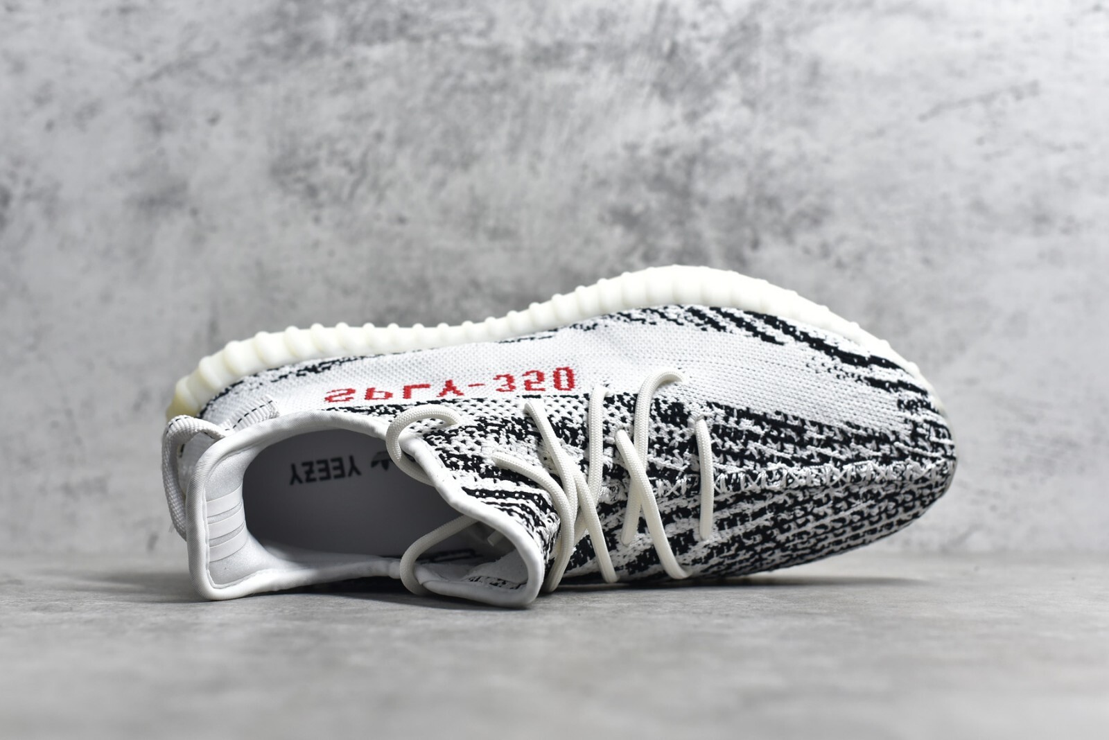yeezy zebra prix