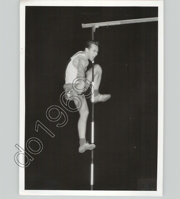 Funny Strange COMPETITIVE HIGH JUMP Vintage 1961 Sports Press Photo