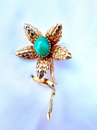 MAGNIFICENT 14K YELLOW GOLD TURQUOISE BROOCH