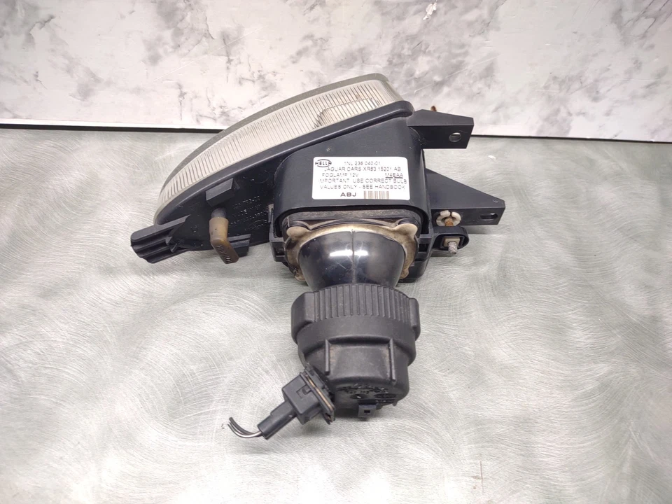 Luz antiniebla izquierda lado conductor Jaguar 2000-2004 S-Type 2004-2007 XJ8 XJR fabricante de equipos originales Foto 2 de 3