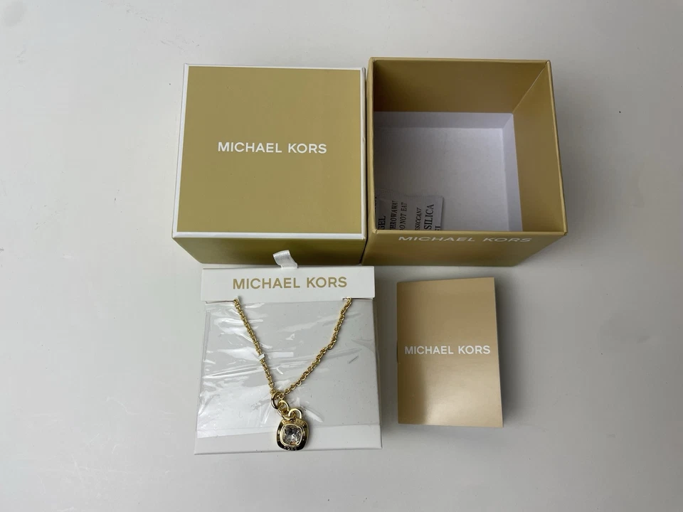 Hermoso collar colgante de latón tono dorado MKJX8133710 MICHAEL KORS MKJX8133710 Foto 4 de 4