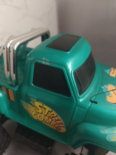 Vintage RadioShack "Street Comber" RC Remote Control Truck w/ Remote Tested - Picture 11 of 12