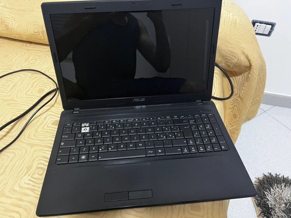 notebook laptop portatile pc computer ASUS X54C 15,6" 4/8GB wifi webcam microfon - Immagine 2 di 4