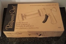 THE PAMPERED CHEF 1525 COOKIE PRESS WITH 16 Discs - WHITE - ORIGINAL BOX - EUC