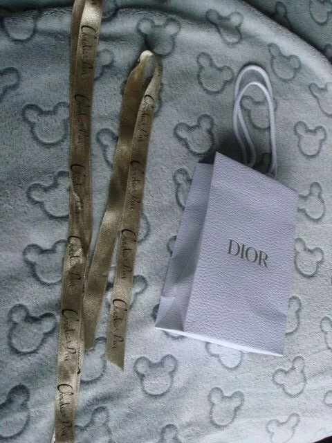 SAC CADEAU ET RUBAN BLANC DIOR