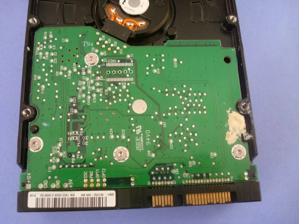 Western Digital  WD Caviar SE WD400  SATA 40GB Hard Drive WD400JD-00HKA0 - Image 3 of 3