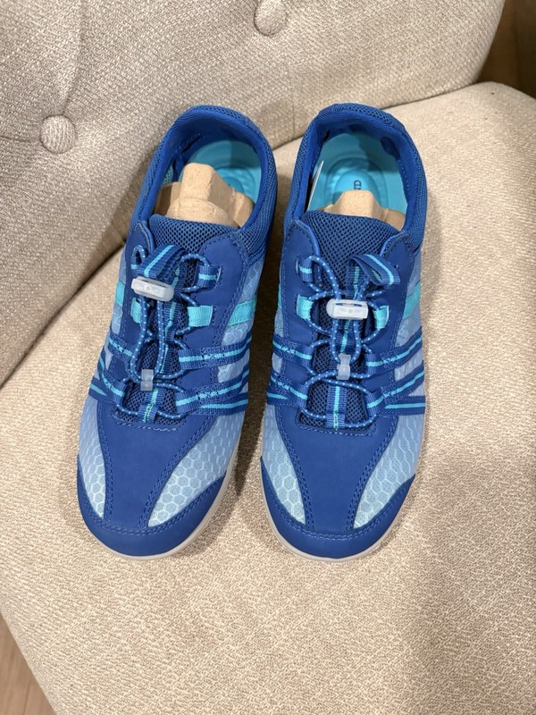 Lands End  Water Shoes New And Never Worn Size 8 Women’s Sail Blue
