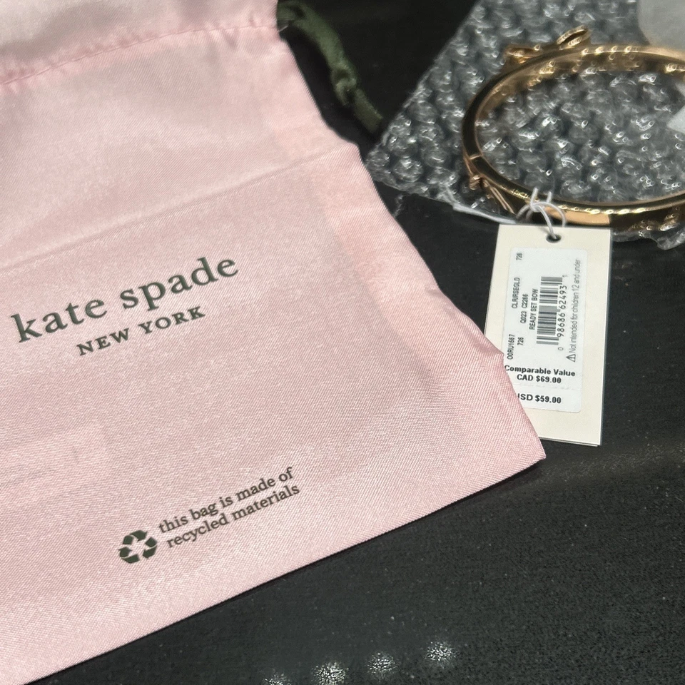 Conjunto de pulseira Kate Spade pronta para pedra com arco e joias (ouro) - Imagem 4 de 4
