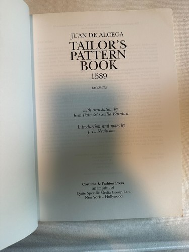 Tailor's Pattern Book 1589 Paperback – Facsimile, April 12, 1999 - Picture 5 of 9