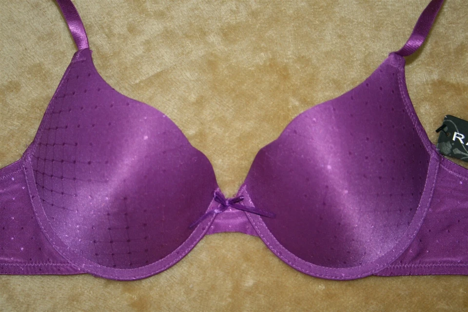 Sujetador acolchado/push up púrpura 36B con patrón de diamantes y lazo brillante Foto 2 de 4