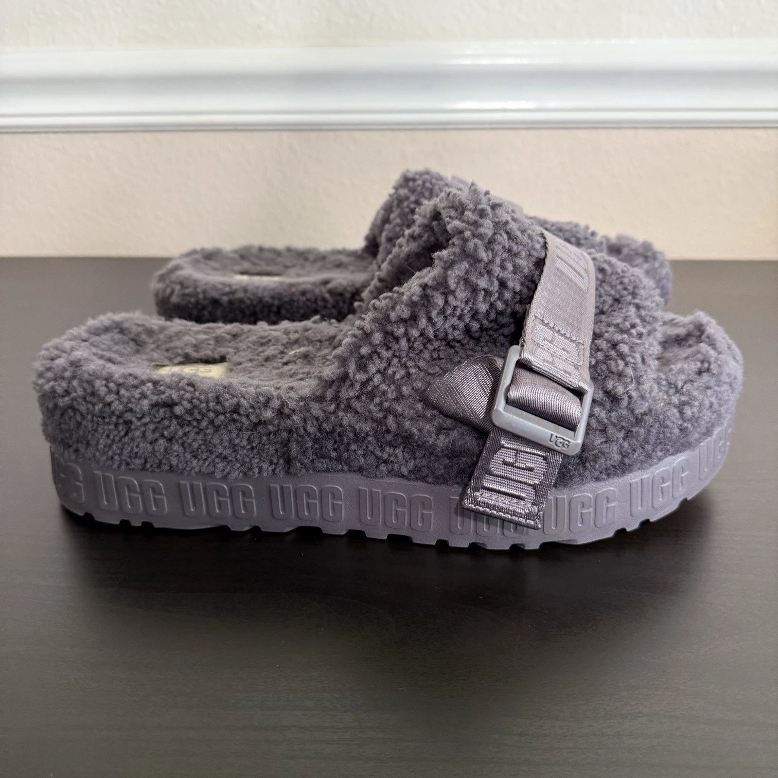 UGG Soft Fluffita Slide Pantofole Scarpe Donna Sandalo Grigio Taglia 11 Flatform