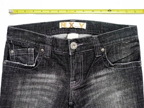 Pantalones de mezclilla ROXY tiro bajo Gold Coast calce ajustado pierna recta 3 (31"x 33,5") nuevos sin etiquetas - Imagen 2 de 7