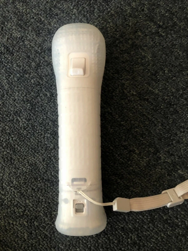 Official Genuine NINTENDO Wii Motion Plus Controller + Nunchuck Combo - Image 4 of 4