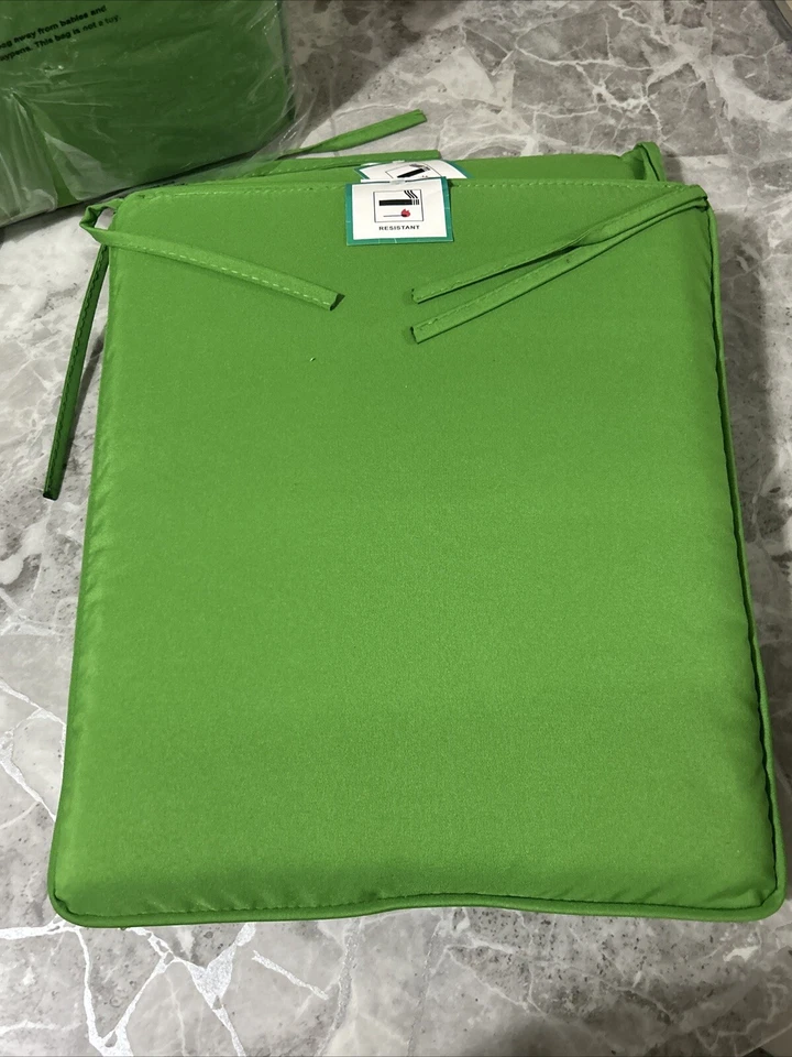 Juego de cuatro cojines de asiento John Lewis 35cmx41cm verde nuevo Foto 2 de 3