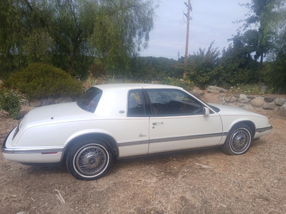 1989 Buick Riviera - Image 2 of 4
